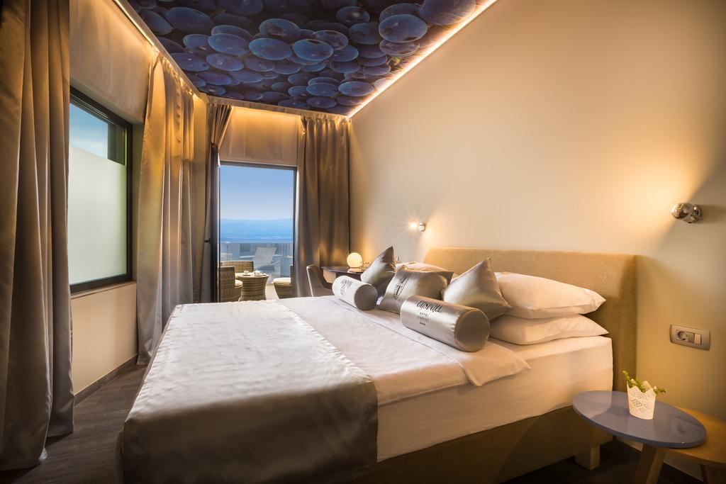 Hotel Vinotel Gospoja Vrbnik  Esterno foto